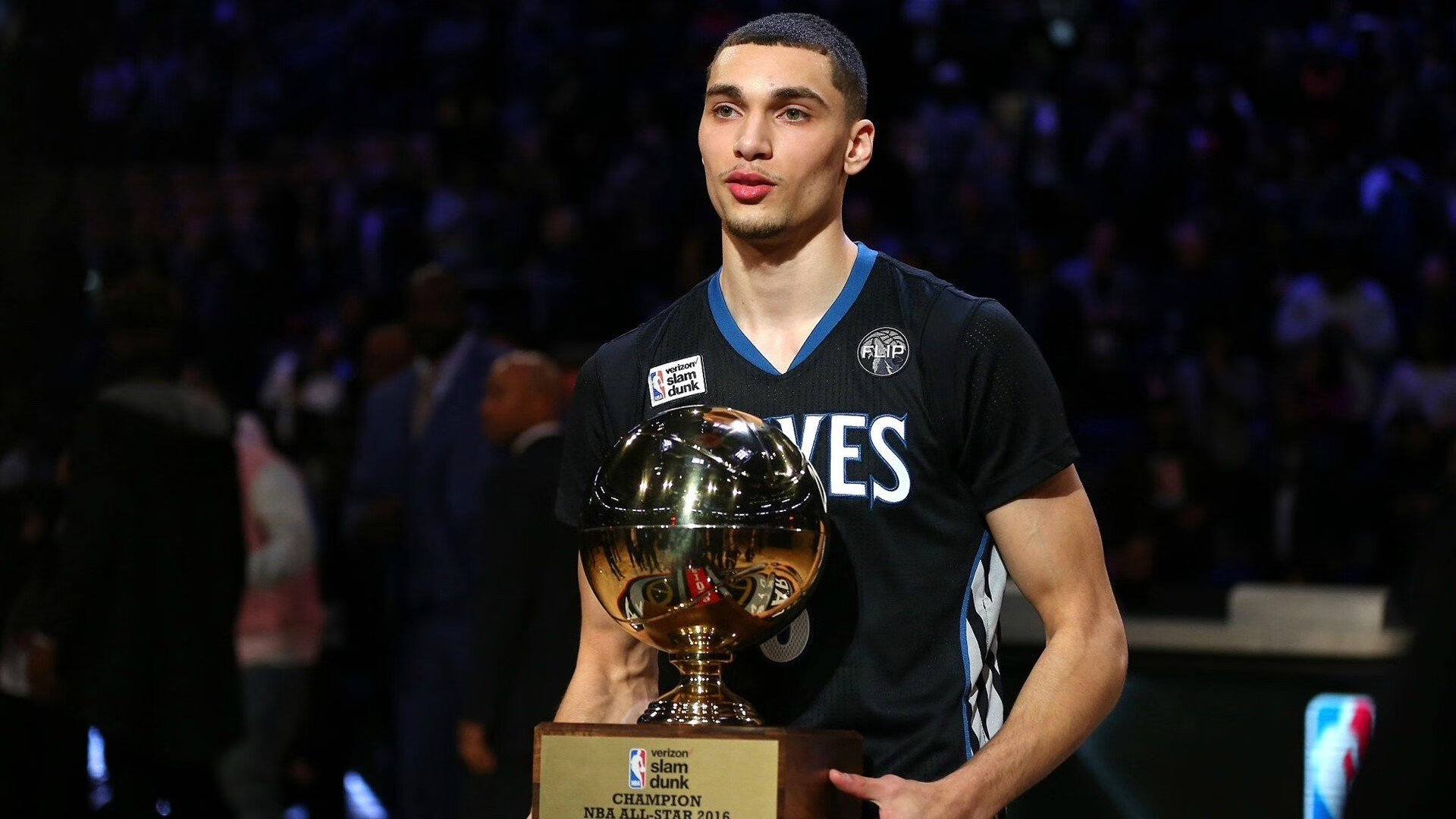 米切尔希望带领球队冲击更高排名，米切尔得分