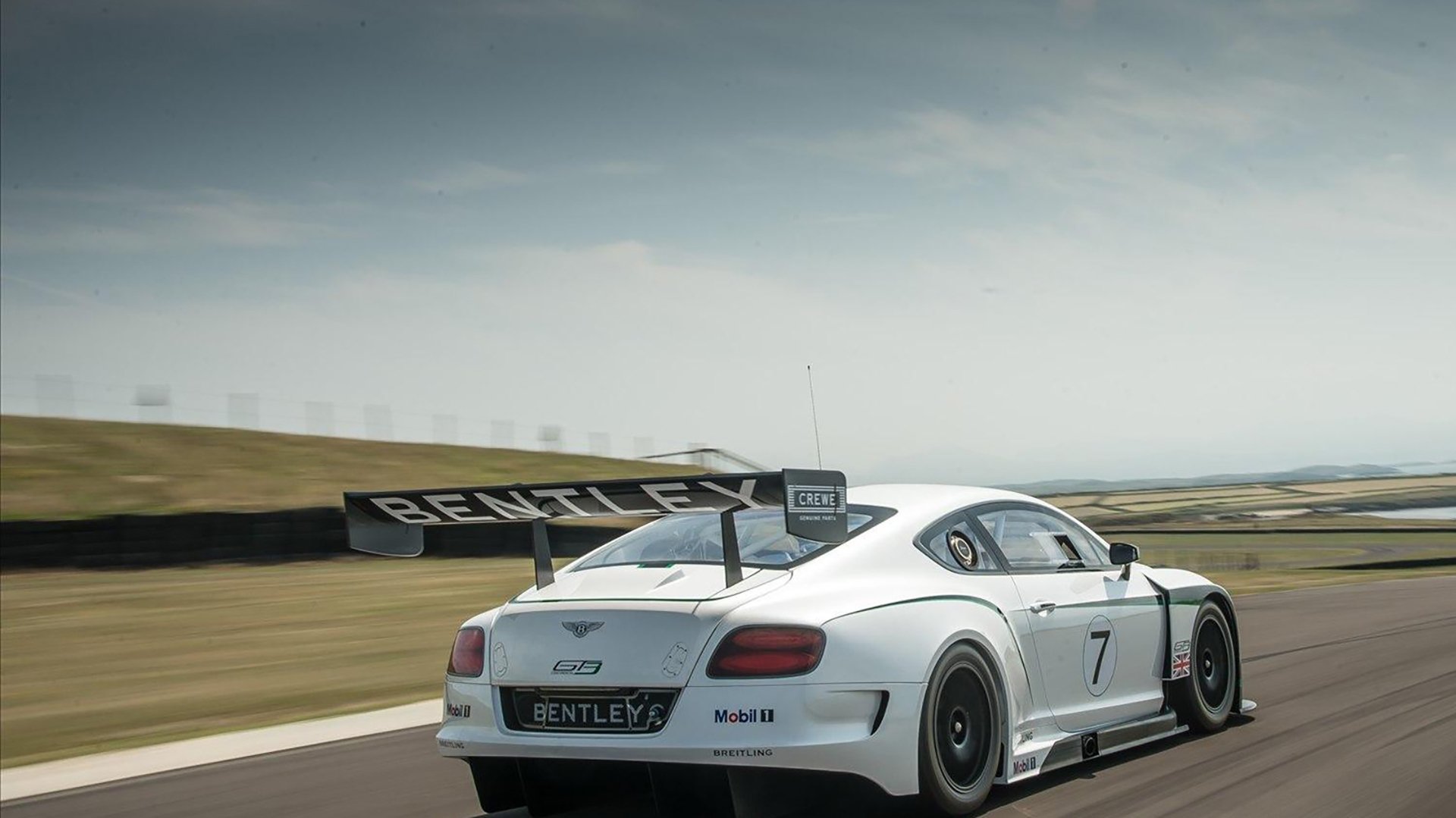 开云中国大陆-《CS_GO千人线下总决赛，巅峰对决火花四溅》，csgo巅峰在线人数